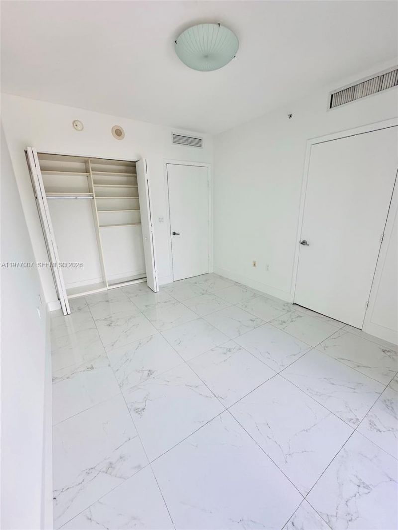 92 SW 3rd St, Unit 3105, Miami, FL 33130 Photo