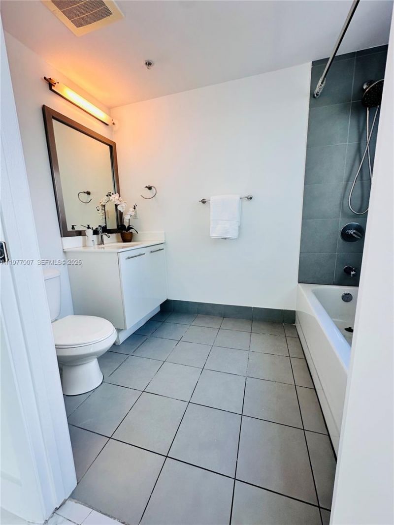 92 SW 3rd St, Unit 3105, Miami, FL 33130 Photo