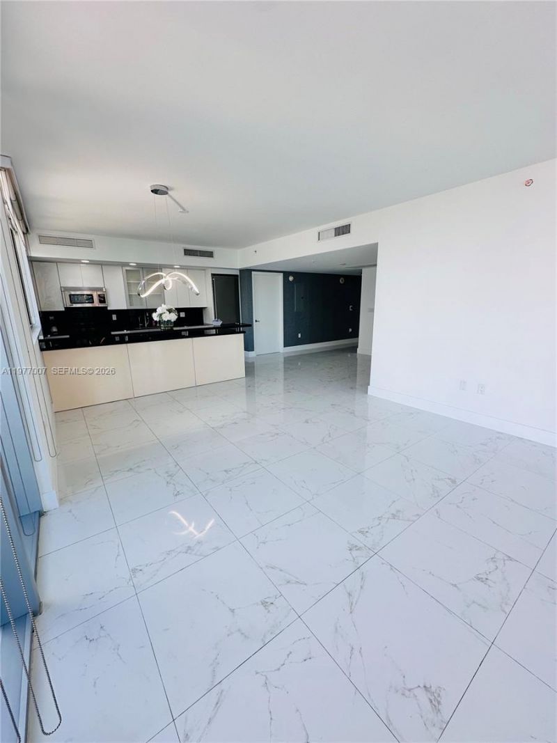 92 SW 3rd St, Unit 3105, Miami, FL 33130 Photo
