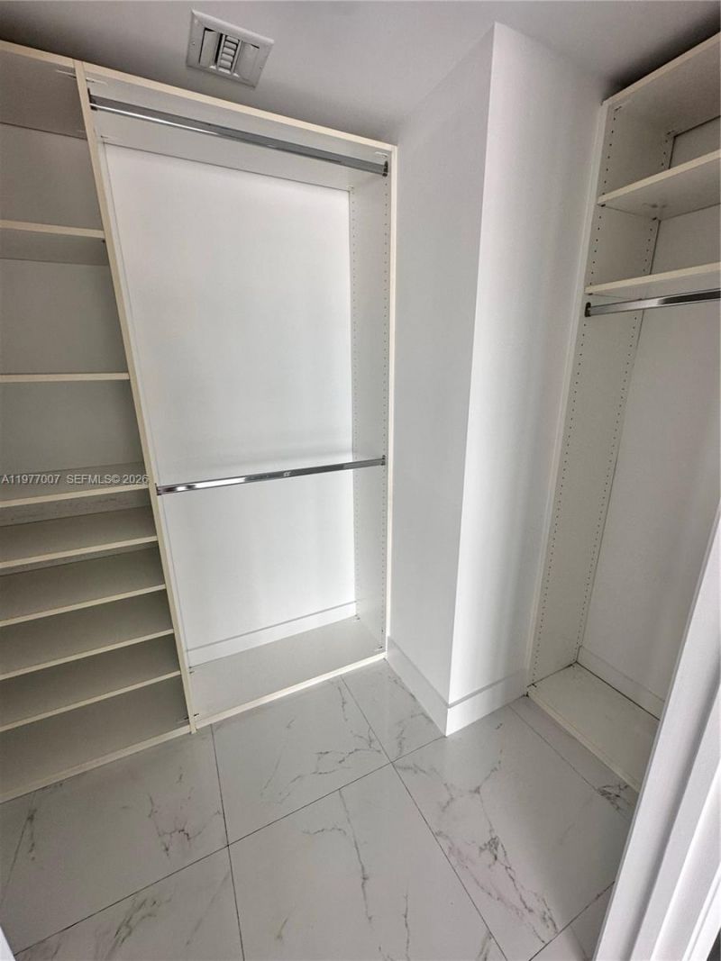 92 SW 3rd St, Unit 3105, Miami, FL 33130 Photo