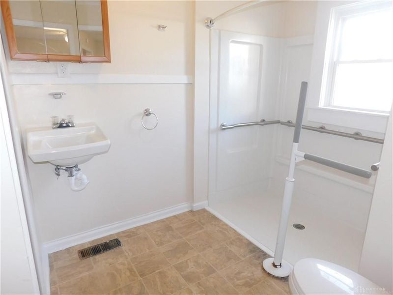 411 S Douglas Avenue, Unit 411, Springfield, OH 45505 Photo 9