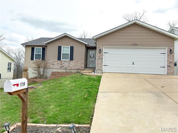 1736 12 Oaks Place, Pevely, MO 63070