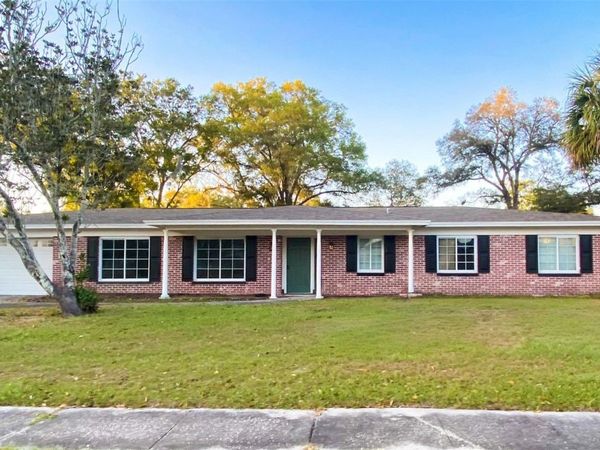 706 S PEARL CIRCLE , BRANDON, FL 33510