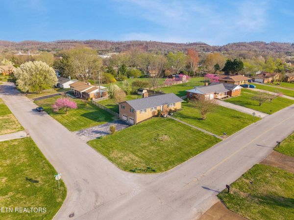 7552 Berkshire Blvd, Powell, TN 37849