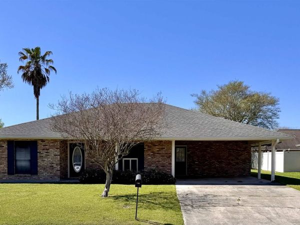 505 Crenshaw St, Berwick, LA 70342