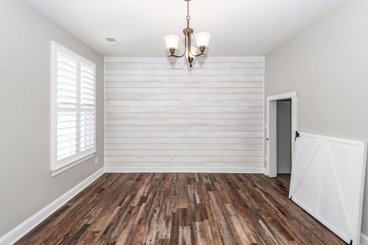 416 Spectrum Road Photo 5