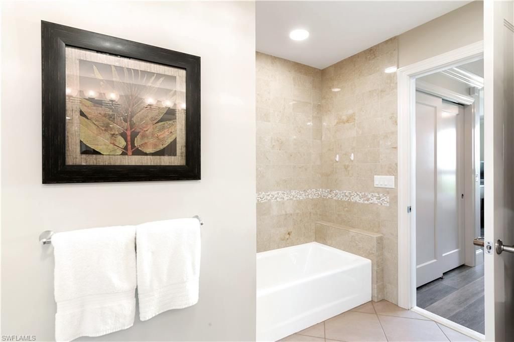 9123 Strada Pl, Unit 7207, Naples, FL 34108 Photo