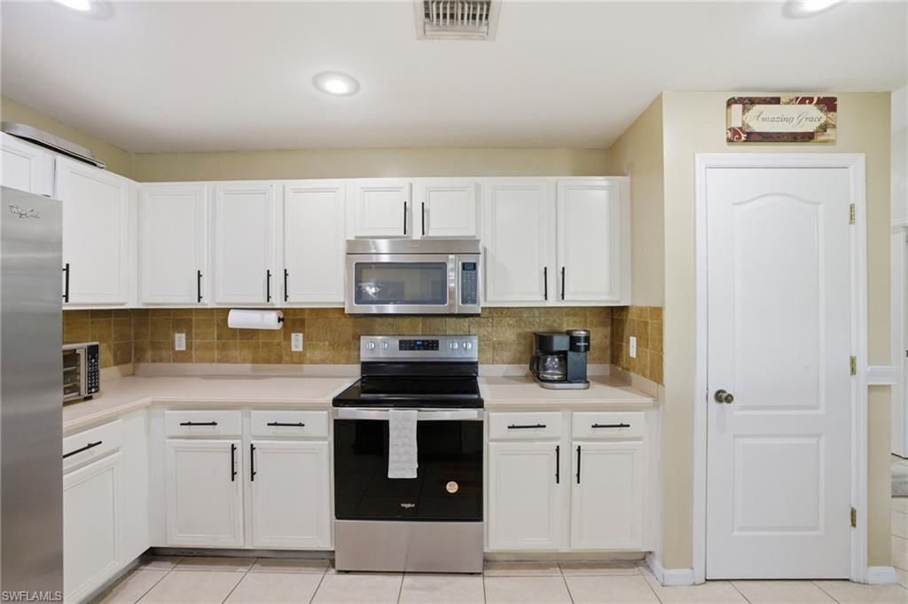 1112 SW 9th Ct, Cape Coral, FL 33991 Photo