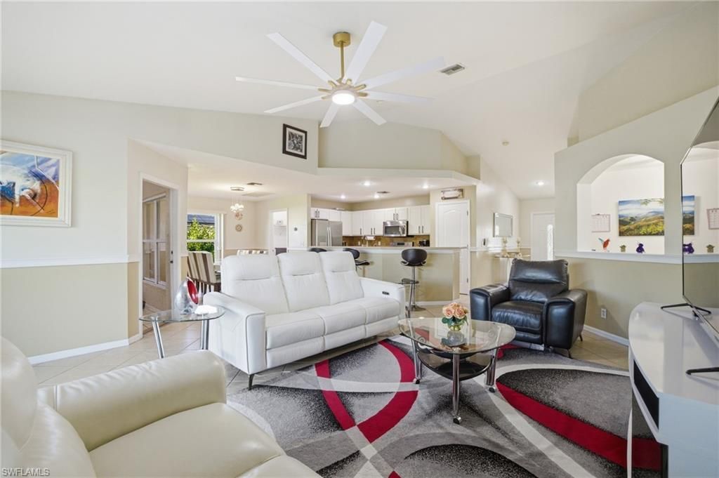 1112 SW 9th Ct, Cape Coral, FL 33991 Photo