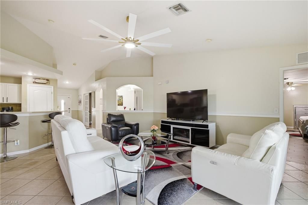 1112 SW 9th Ct, Cape Coral, FL 33991 Photo