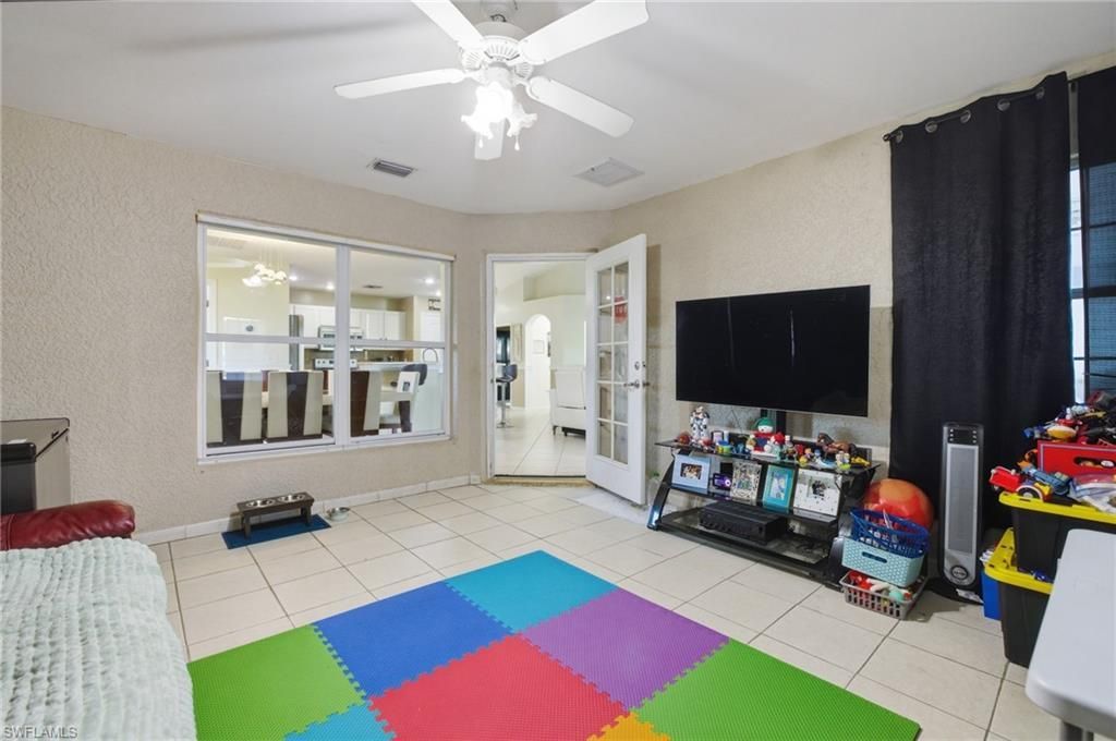 1112 SW 9th Ct, Cape Coral, FL 33991 Photo