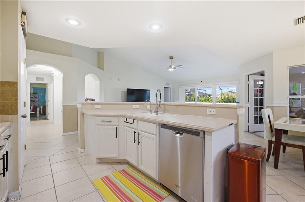 1112 SW 9th Ct, Cape Coral, FL 33991 Photo