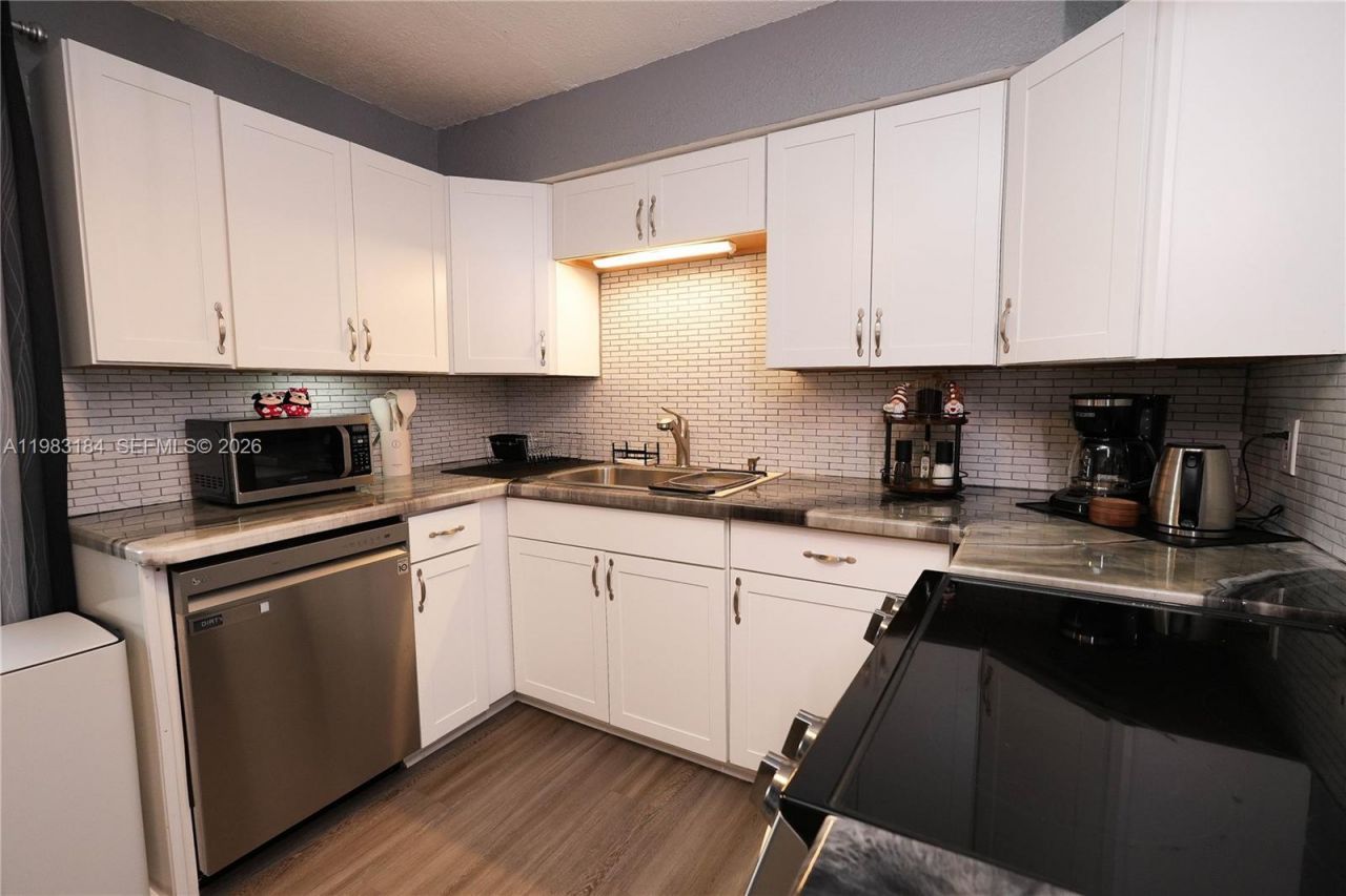 742 Granada St , Unit A, Fort Pierce, FL 34949 Photo