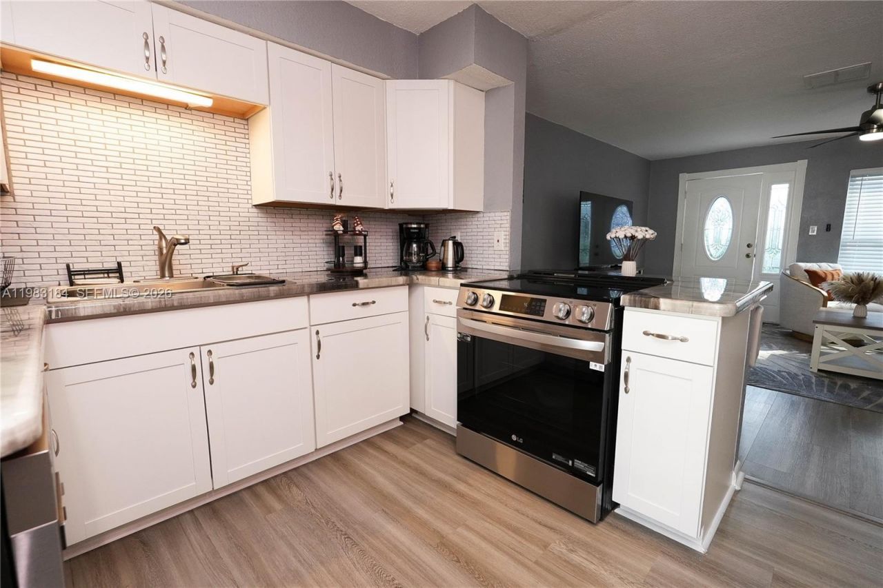 742 Granada St , Unit A, Fort Pierce, FL 34949 Photo