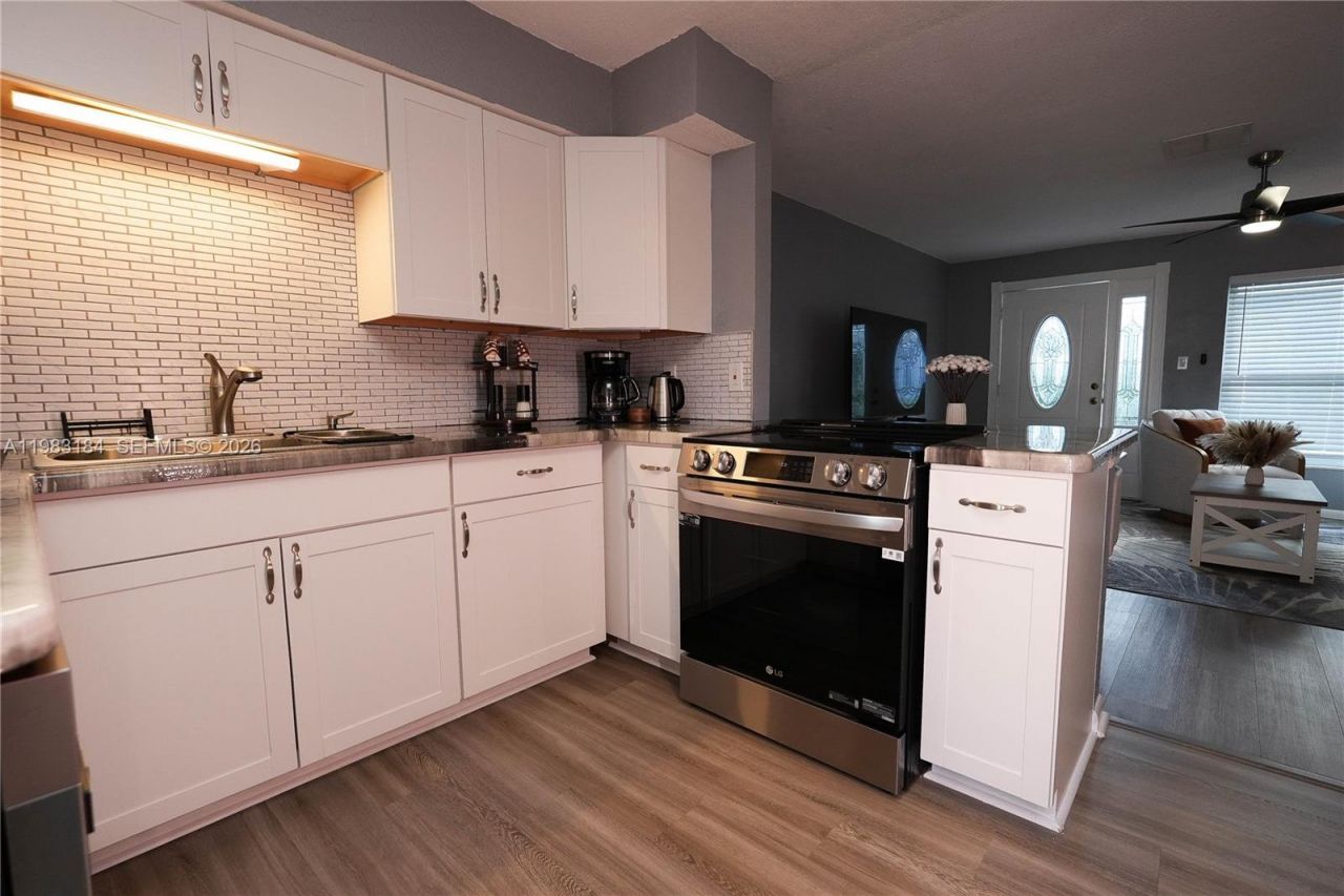 742 Granada St , Unit A, Fort Pierce, FL 34949 Photo