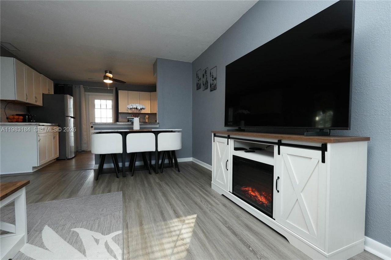 742 Granada St , Unit A, Fort Pierce, FL 34949 Photo