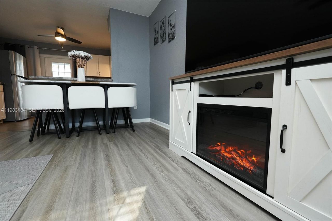 742 Granada St , Unit A, Fort Pierce, FL 34949 Photo