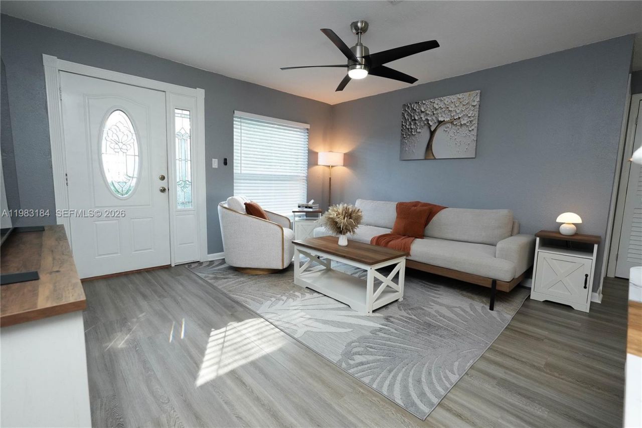 742 Granada St , Unit A, Fort Pierce, FL 34949 Photo