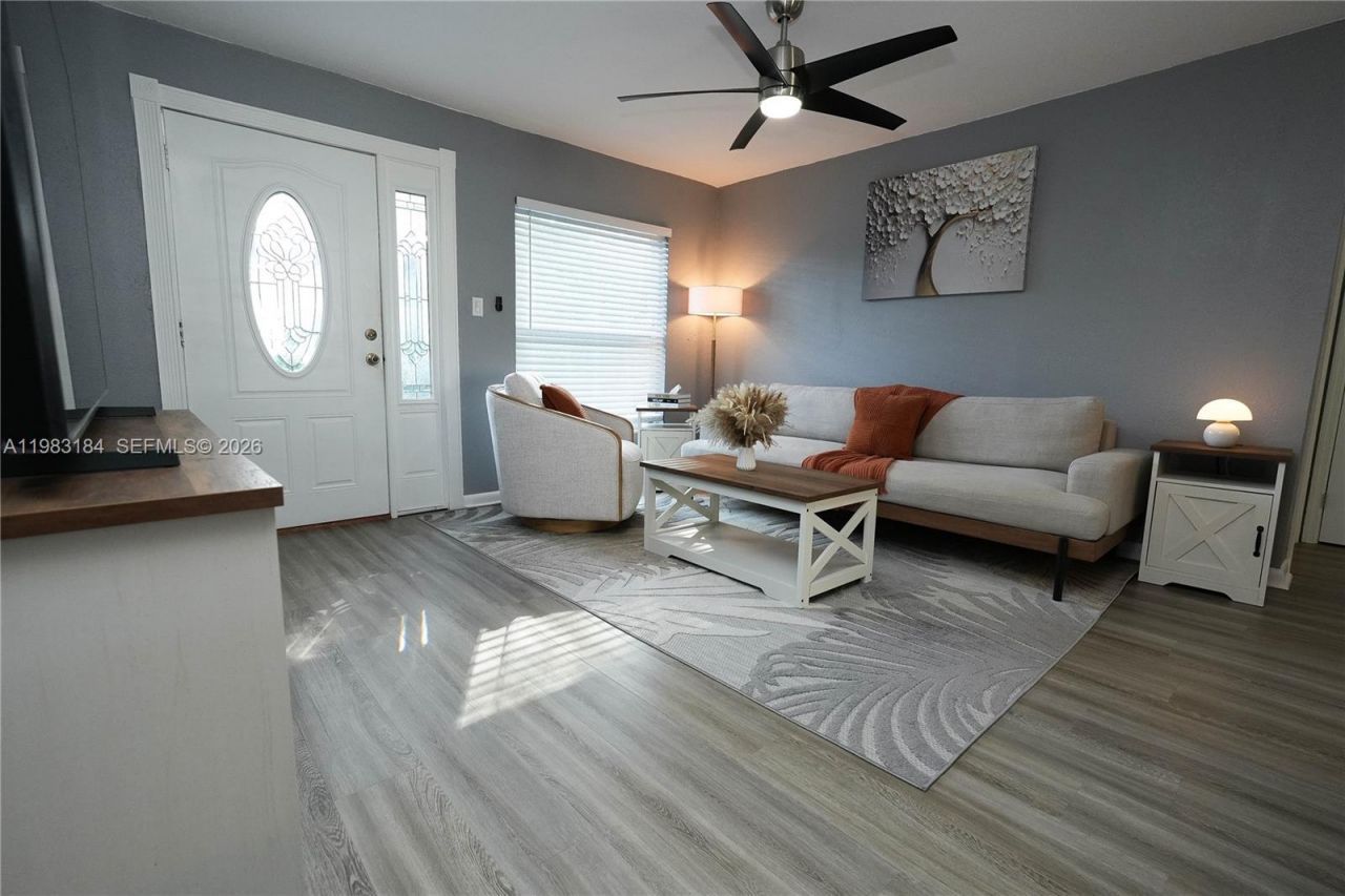 742 Granada St , Unit A, Fort Pierce, FL 34949 Photo