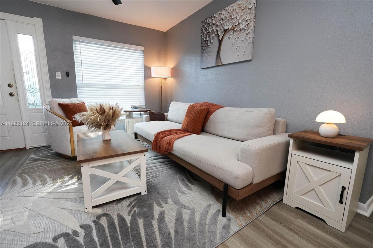 742 Granada St , Unit A, Fort Pierce, FL 34949 Photo