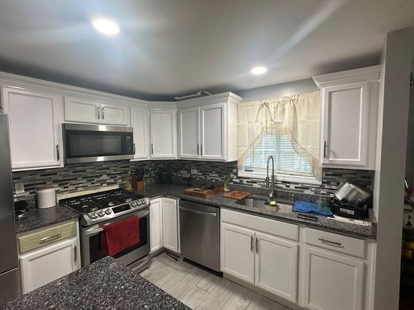 185B Park St, Unit 1, Lawrence, MA 01841