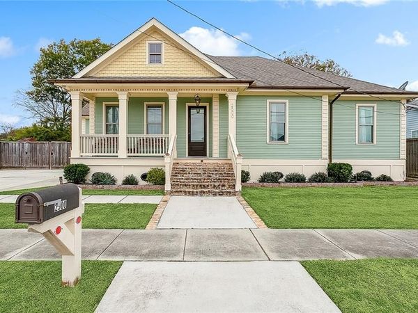 2500 CULOTTA Street , Chalmette, LA 70043