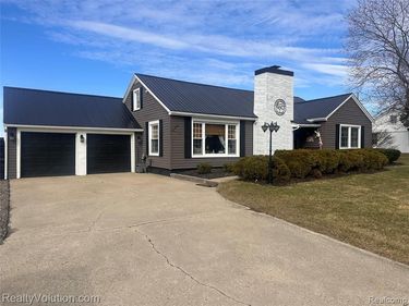 3034 W Oregon Road, Oregon Twp, MI 48446