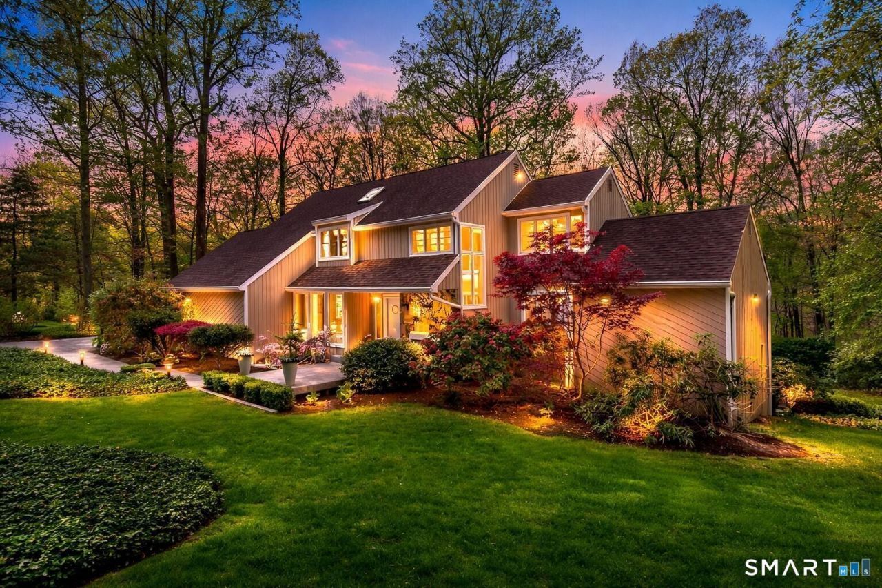 19 Mine Hill, Redding, CT 06896 Main Photo