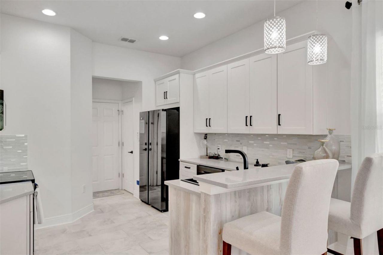 4892 Beach Boulevard, Orlando, FL 32803 Photo