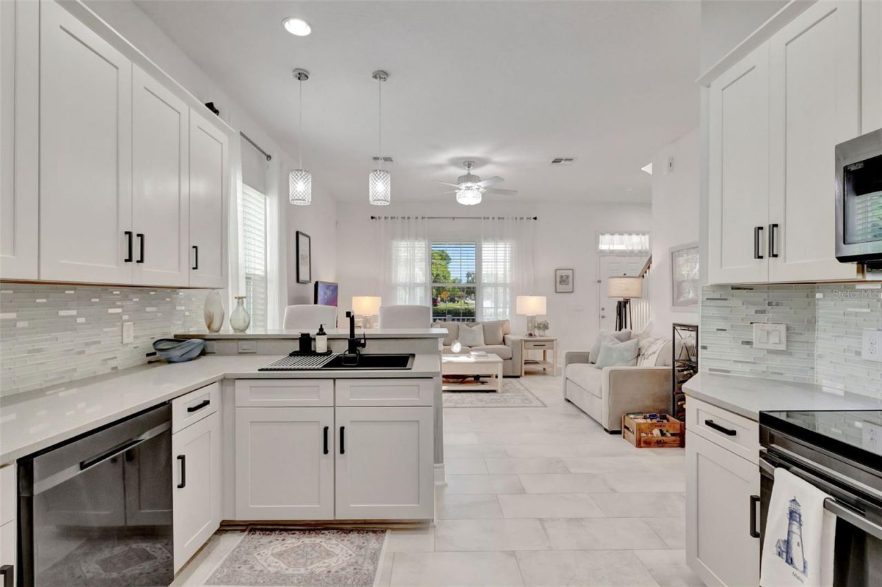 4892 Beach Boulevard, Orlando, FL 32803 Photo