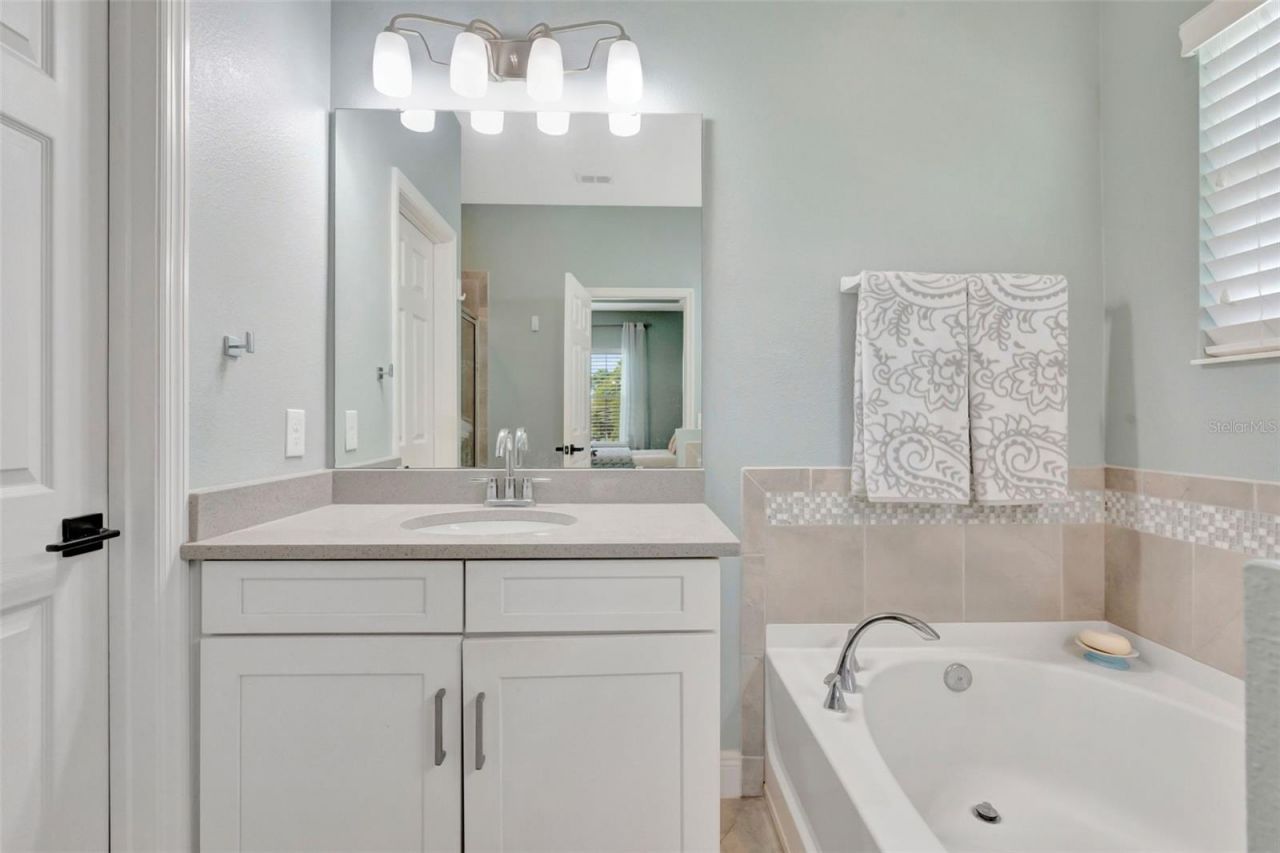 4892 Beach Boulevard, Orlando, FL 32803 Photo