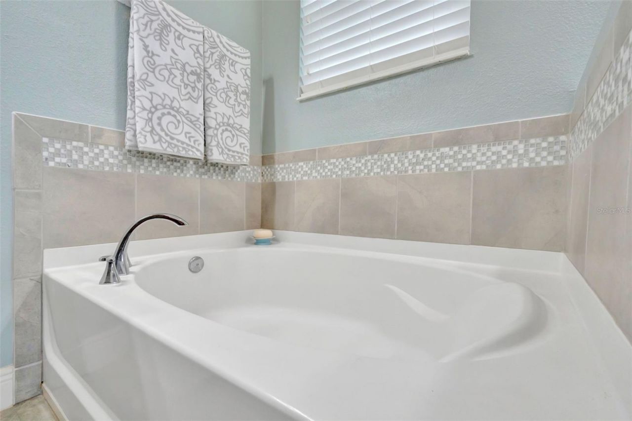 4892 Beach Boulevard, Orlando, FL 32803 Photo