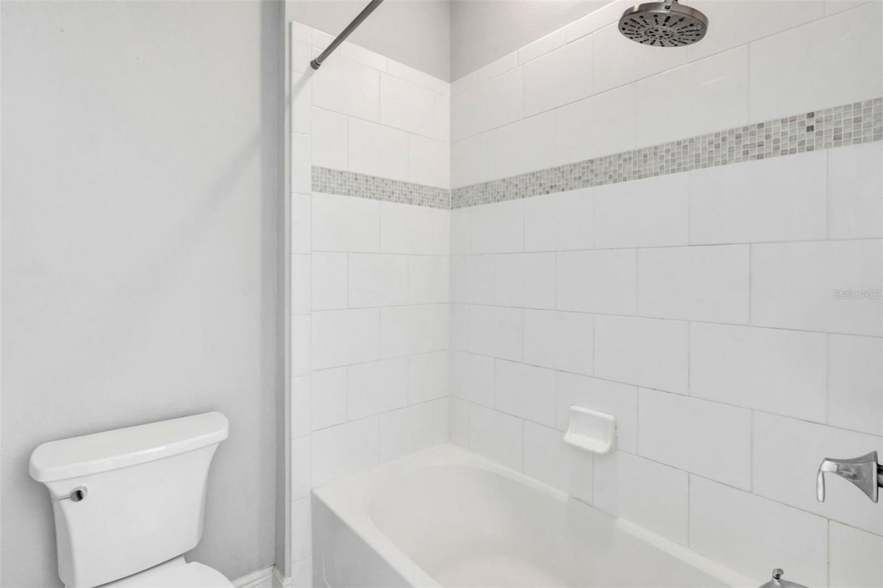 4892 Beach Boulevard, Orlando, FL 32803 Photo