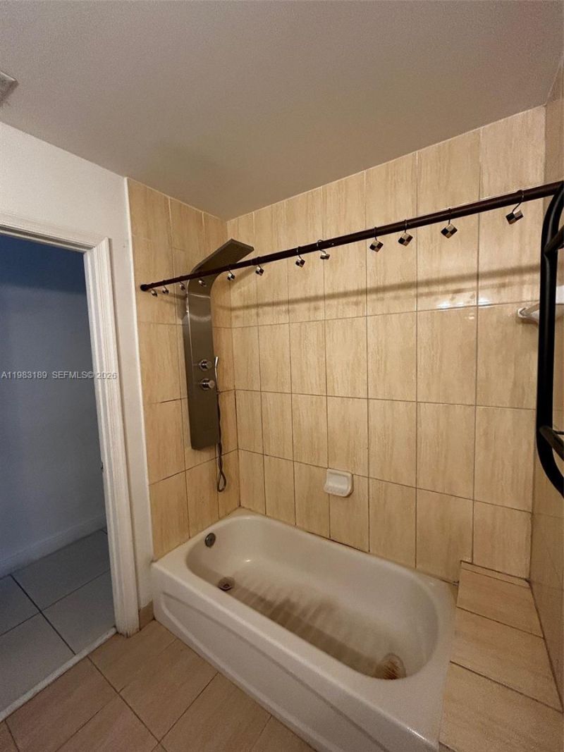 1750 N Bayshore Dr , Unit 1104, Miami, FL 33132 Photo