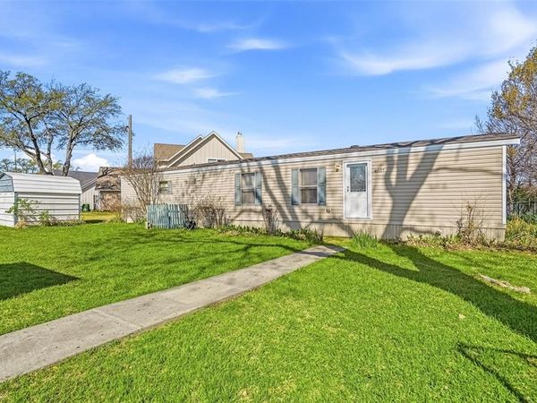 4037 Lands End Court, Granbury, TX 76048