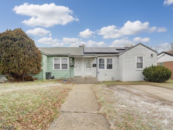 13 Merritt St, Jersey, NJ 07305