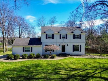 568 Hampshire Road, Fairlawn, OH 44333