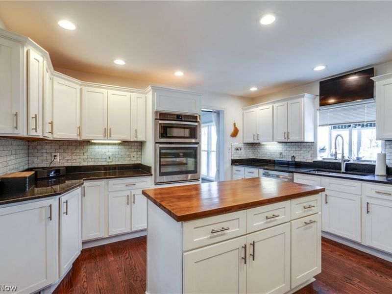 568 Hampshire Road , Fairlawn, OH 44333 Photo 14