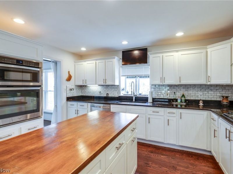 568 Hampshire Road , Fairlawn, OH 44333 Photo 15