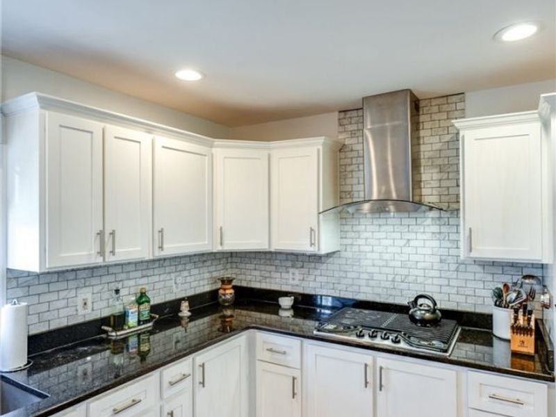 568 Hampshire Road , Fairlawn, OH 44333 Photo 20