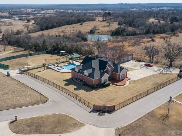 203 Hillcrest Heights , Durant, OK 74701