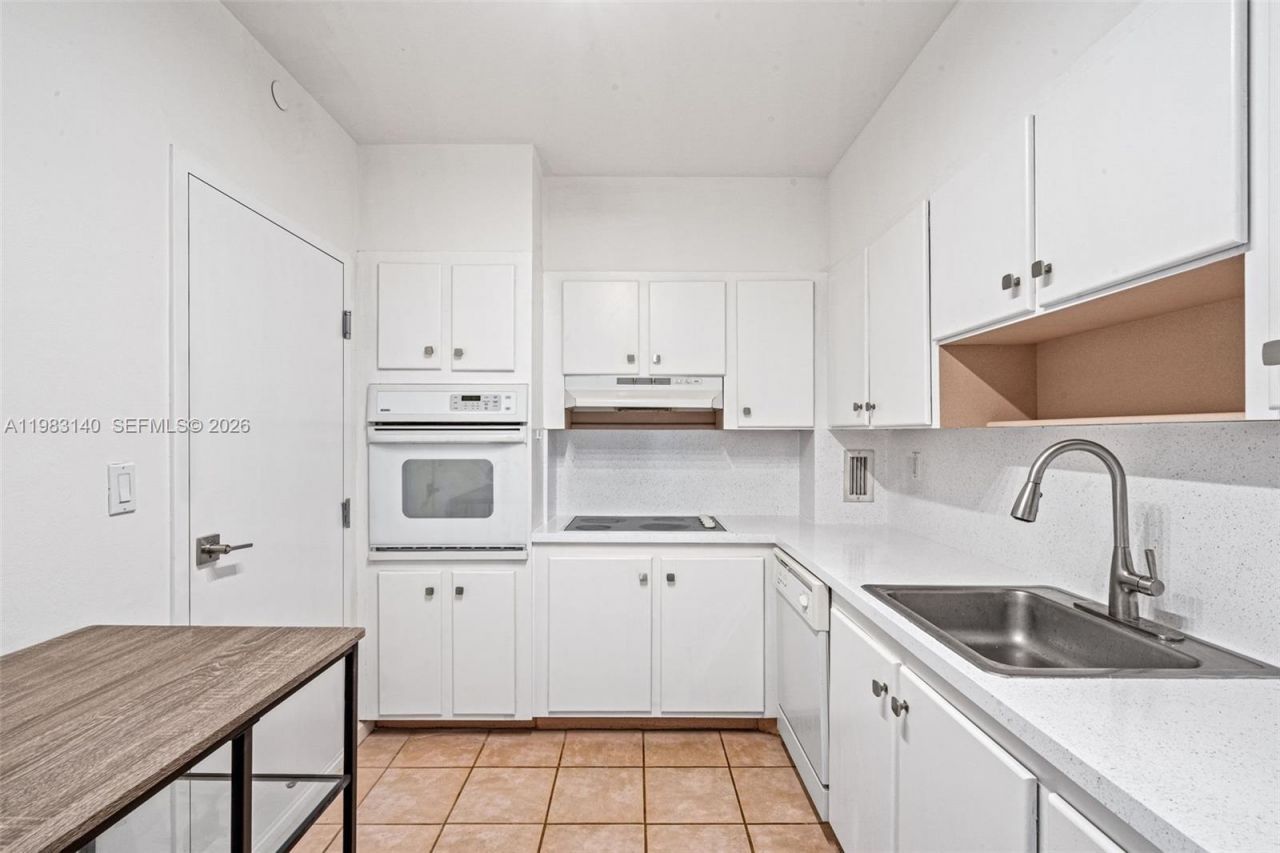 90 Edgewater Dr , Unit 1216, Coral Gables, FL 33133 Photo