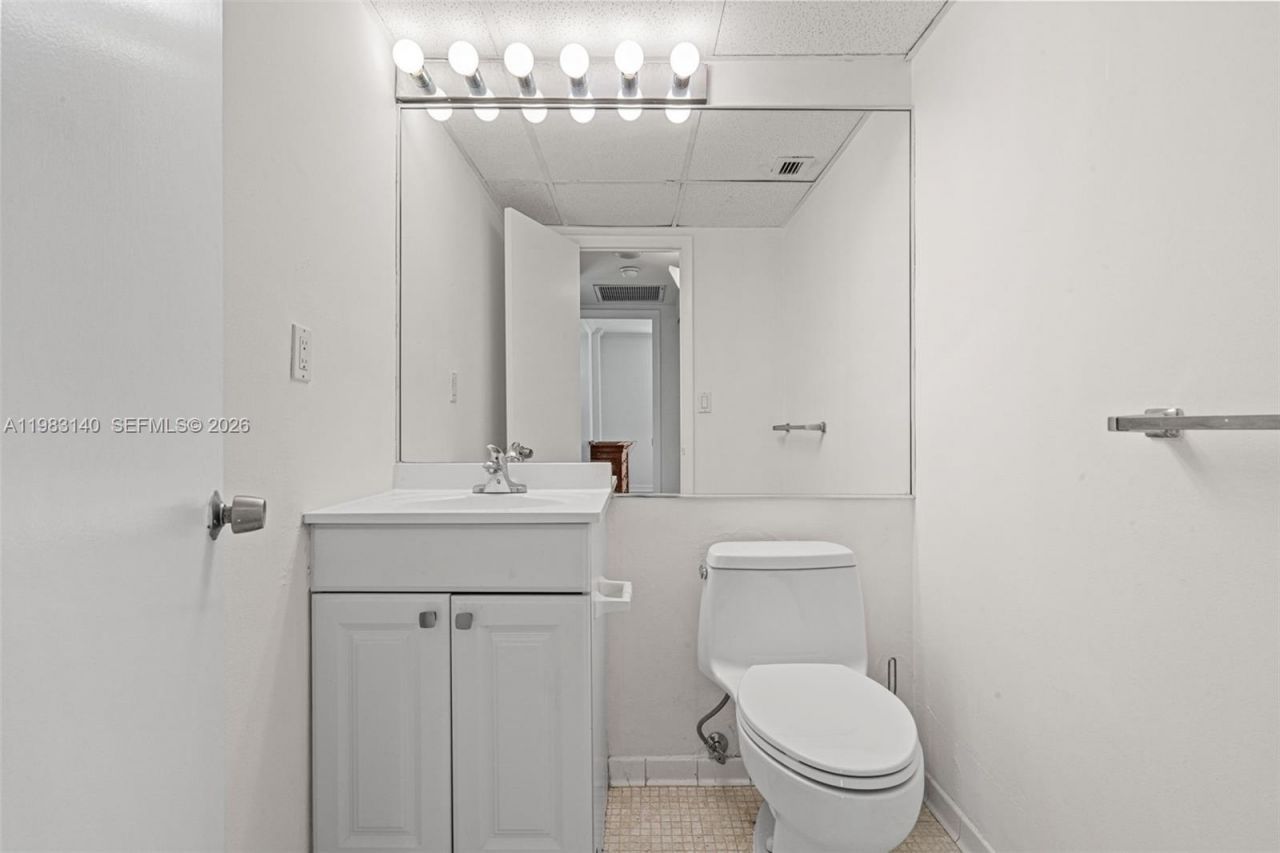 90 Edgewater Dr , Unit 1216, Coral Gables, FL 33133 Photo