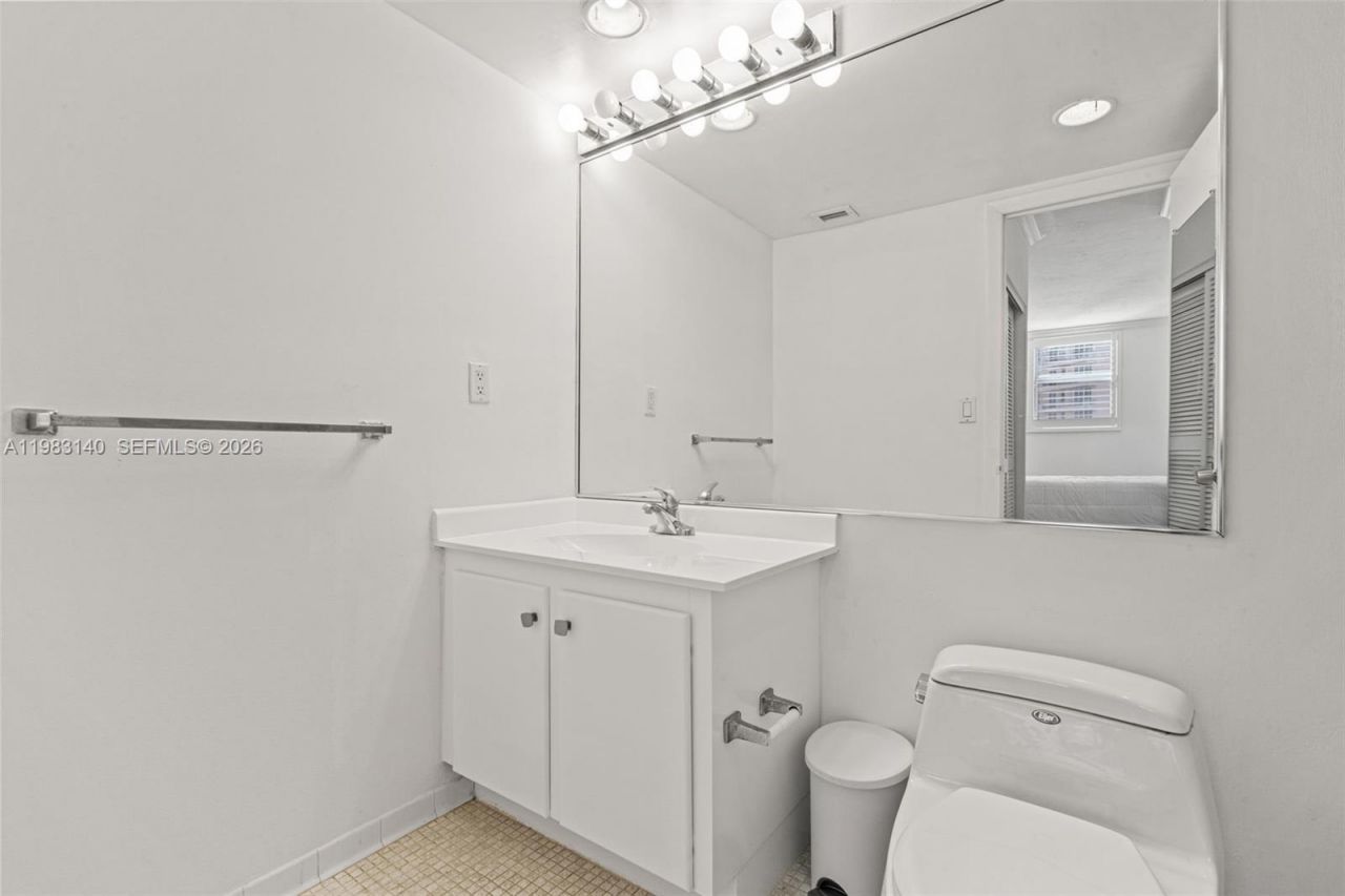 90 Edgewater Dr , Unit 1216, Coral Gables, FL 33133 Photo