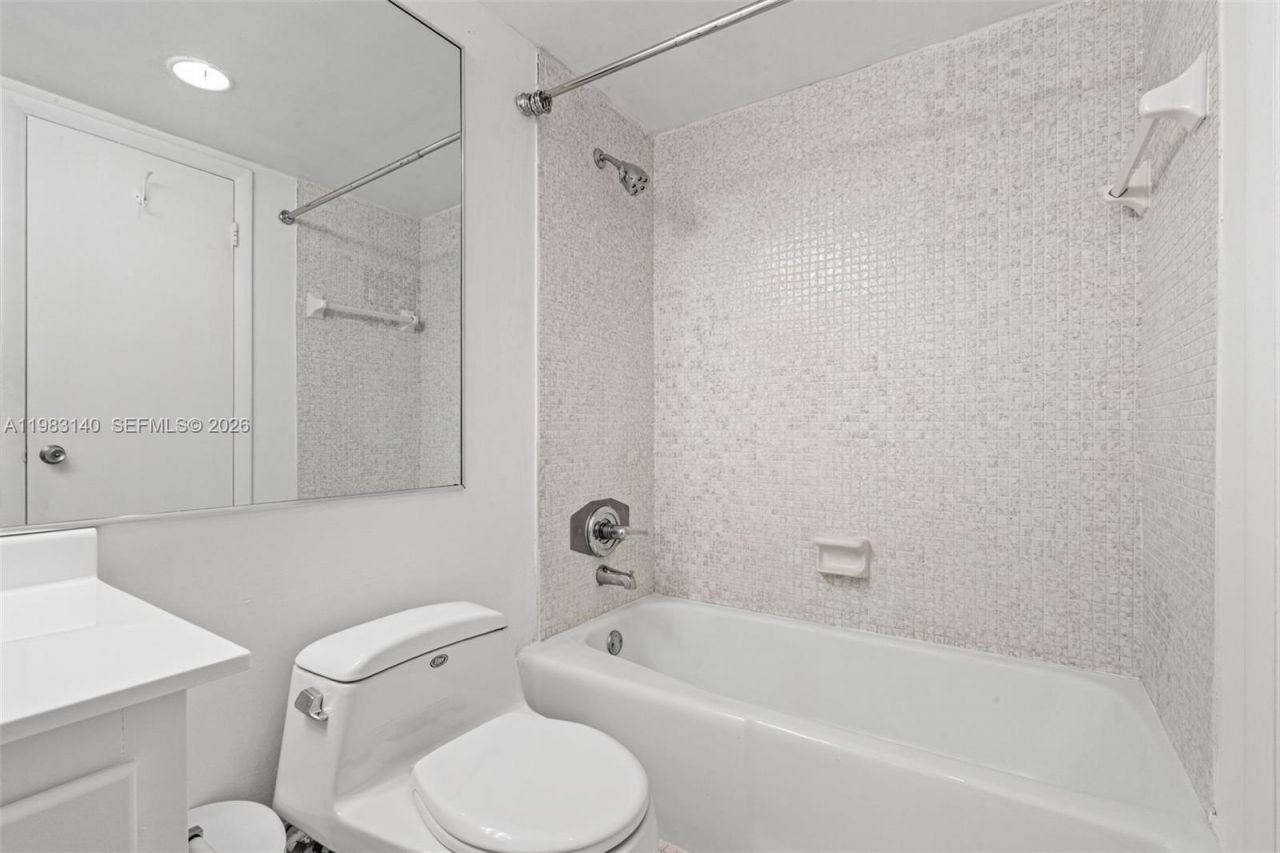 90 Edgewater Dr , Unit 1216, Coral Gables, FL 33133 Photo