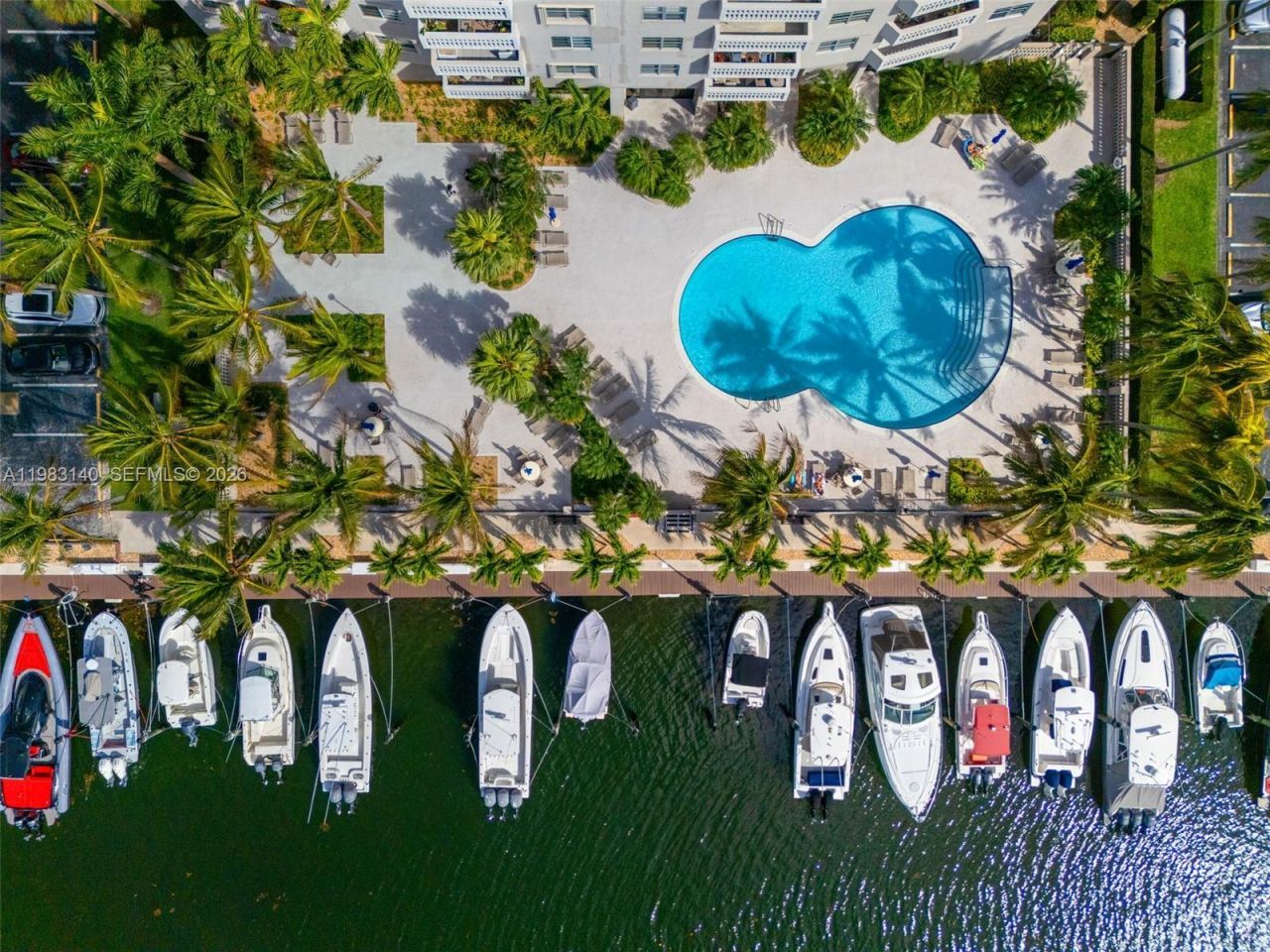 90 Edgewater Dr , Unit 1216, Coral Gables, FL 33133 Photo