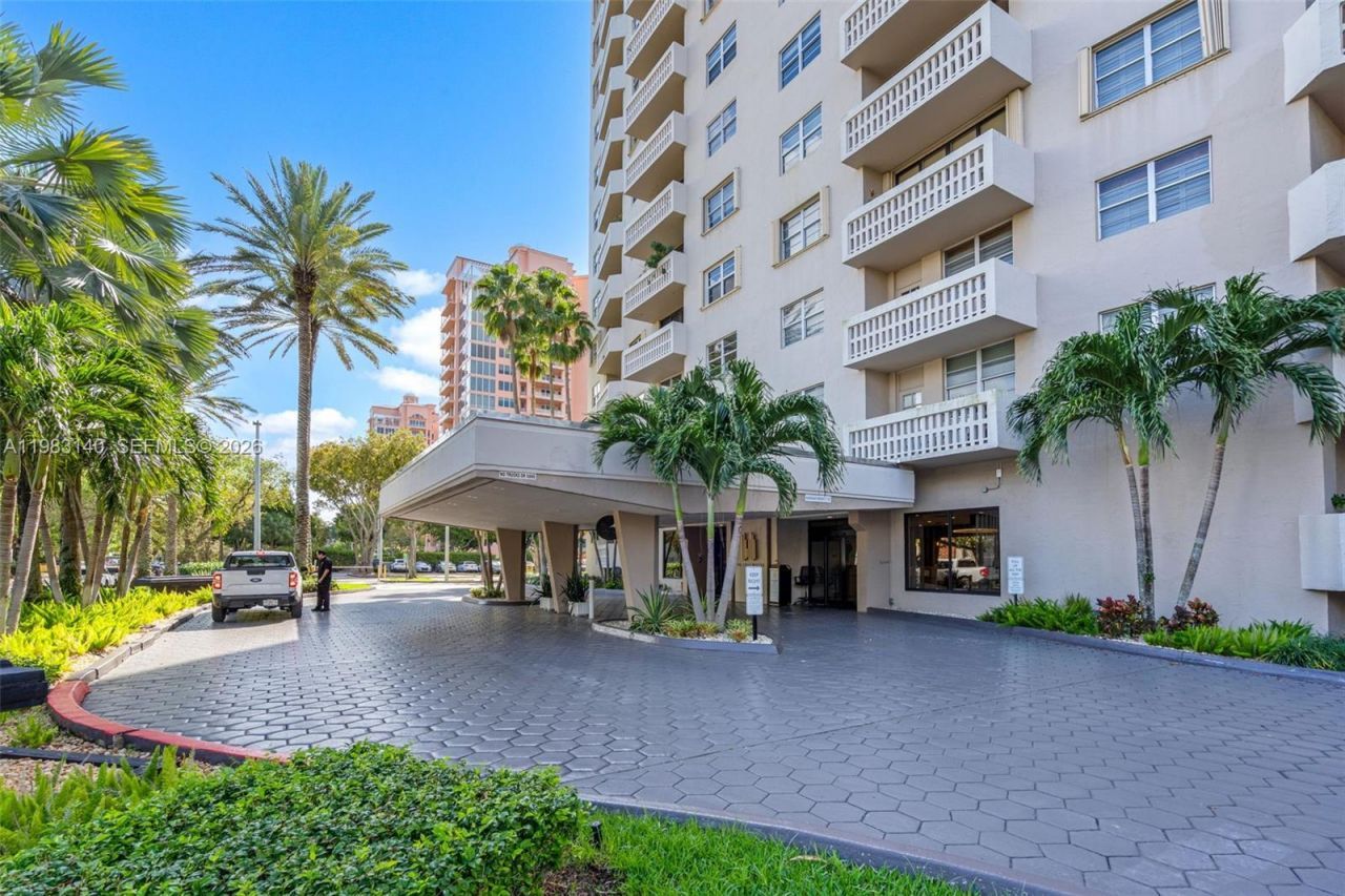 90 Edgewater Dr , Unit 1216, Coral Gables, FL 33133 Photo
