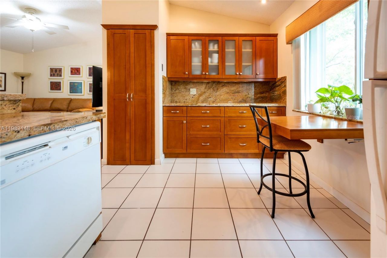 828 NW 99th Ave, Plantation, FL 33324 Photo