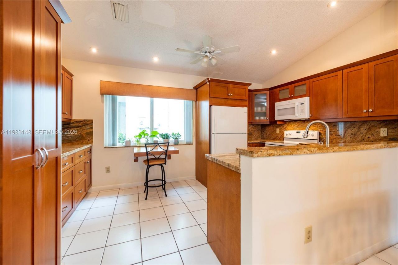 828 NW 99th Ave, Plantation, FL 33324 Photo