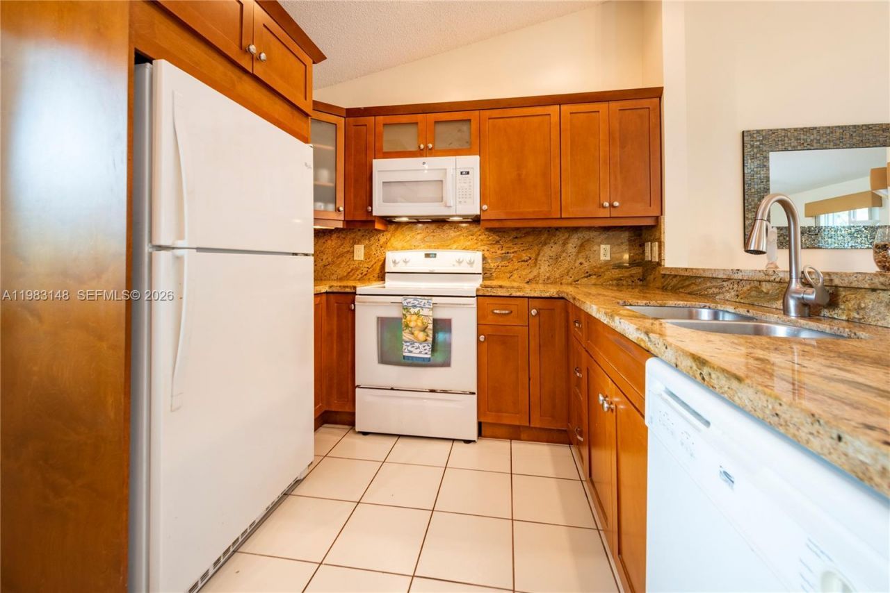 828 NW 99th Ave, Plantation, FL 33324 Photo